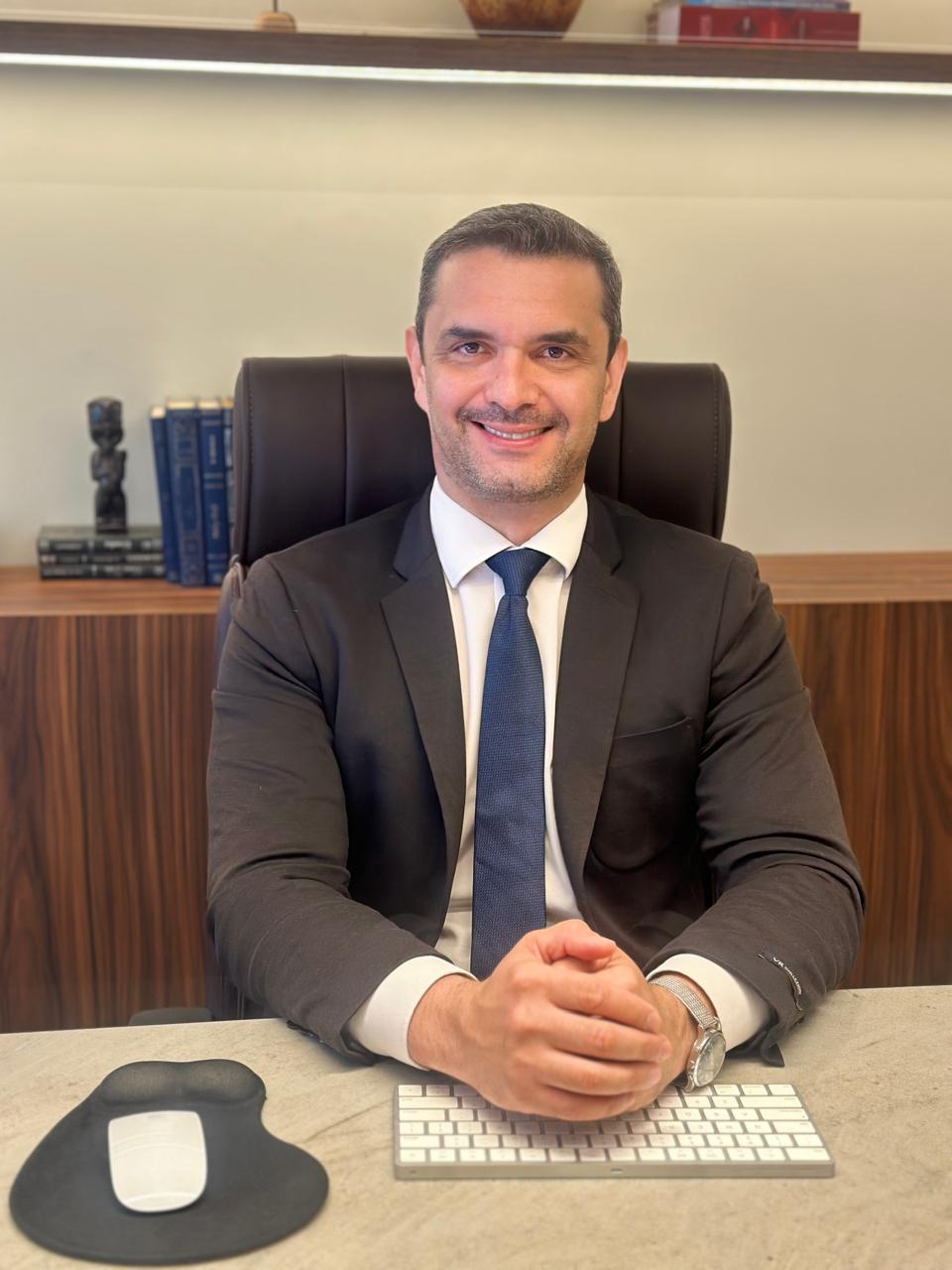 Dr. Carlos Magalhães